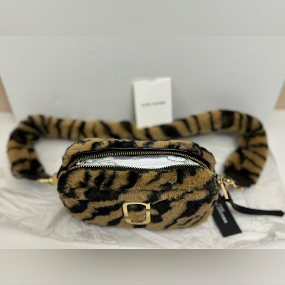 Marc Jacobs The Softshot Tiger Stripe Plush Bag - Picture 11 of 12